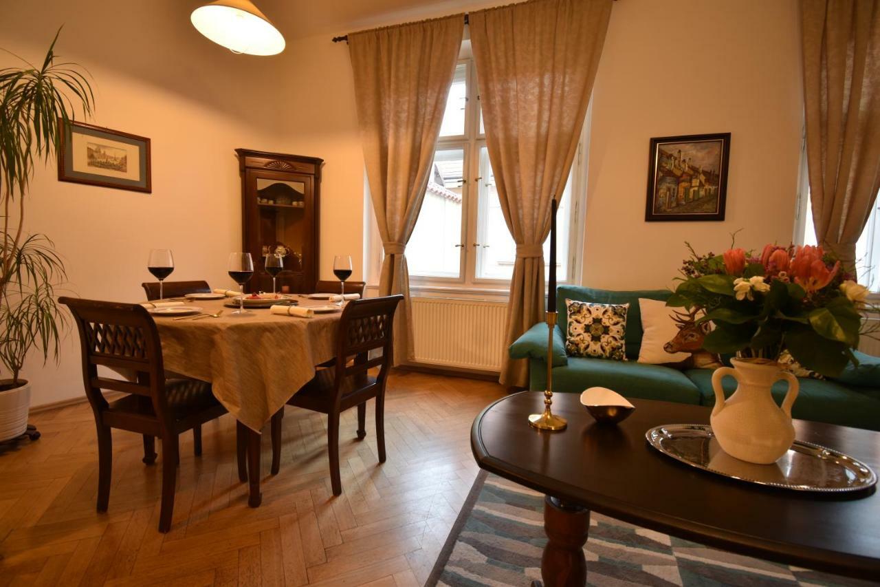 Apartmán Cozy Flat By The Astronomical Clock Praha Exteriér fotografie