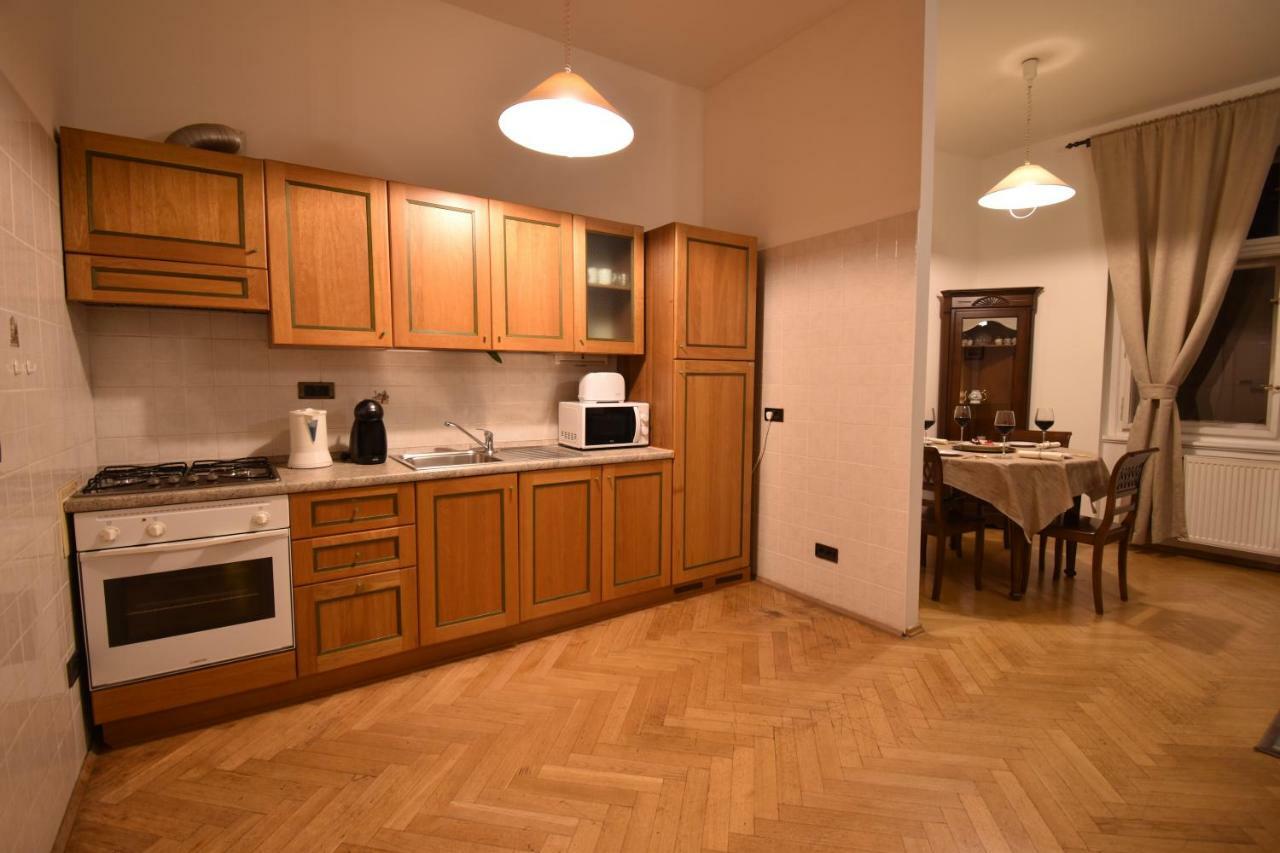 Apartmán Cozy Flat By The Astronomical Clock Praha Exteriér fotografie