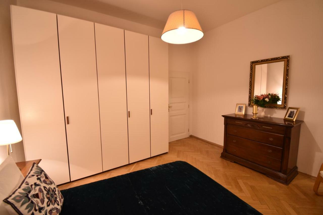 Apartmán Cozy Flat By The Astronomical Clock Praha Exteriér fotografie